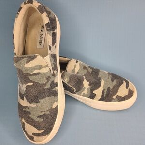 Steve Madden Camo Slip On Sneakers Platform Canvas Casual Shoes Size 8.5